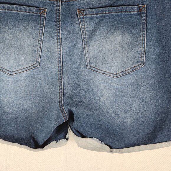 L.E.I. Medium Wash Faux Denim Cotton Poly Elastane Stretch Shorts Jr Plus Sz 1X - Picture 11 of 16